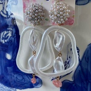 NWT Large Acrylic Faux Pearl Jeweled Hoop Earrings